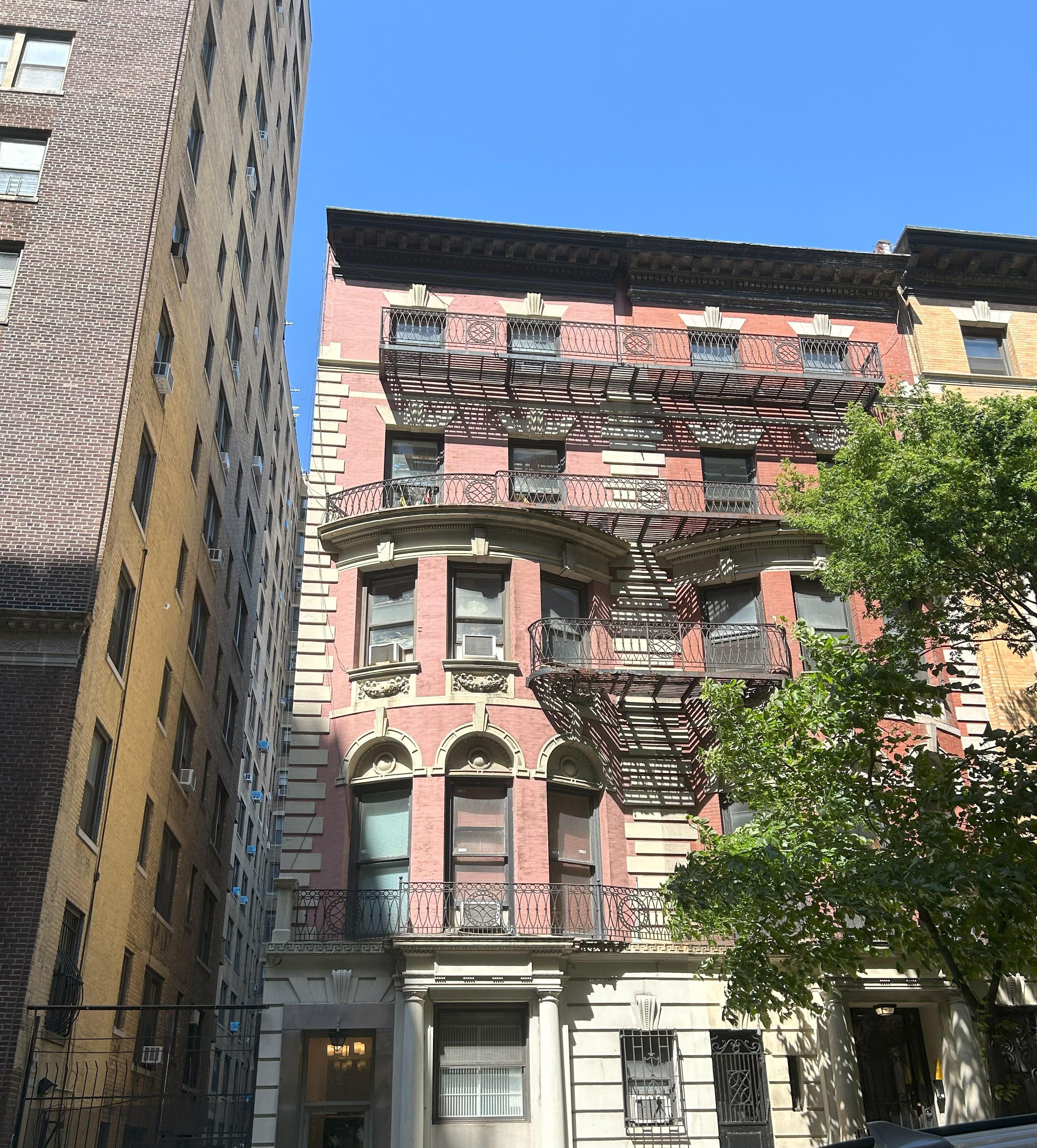 325 West 100th Street