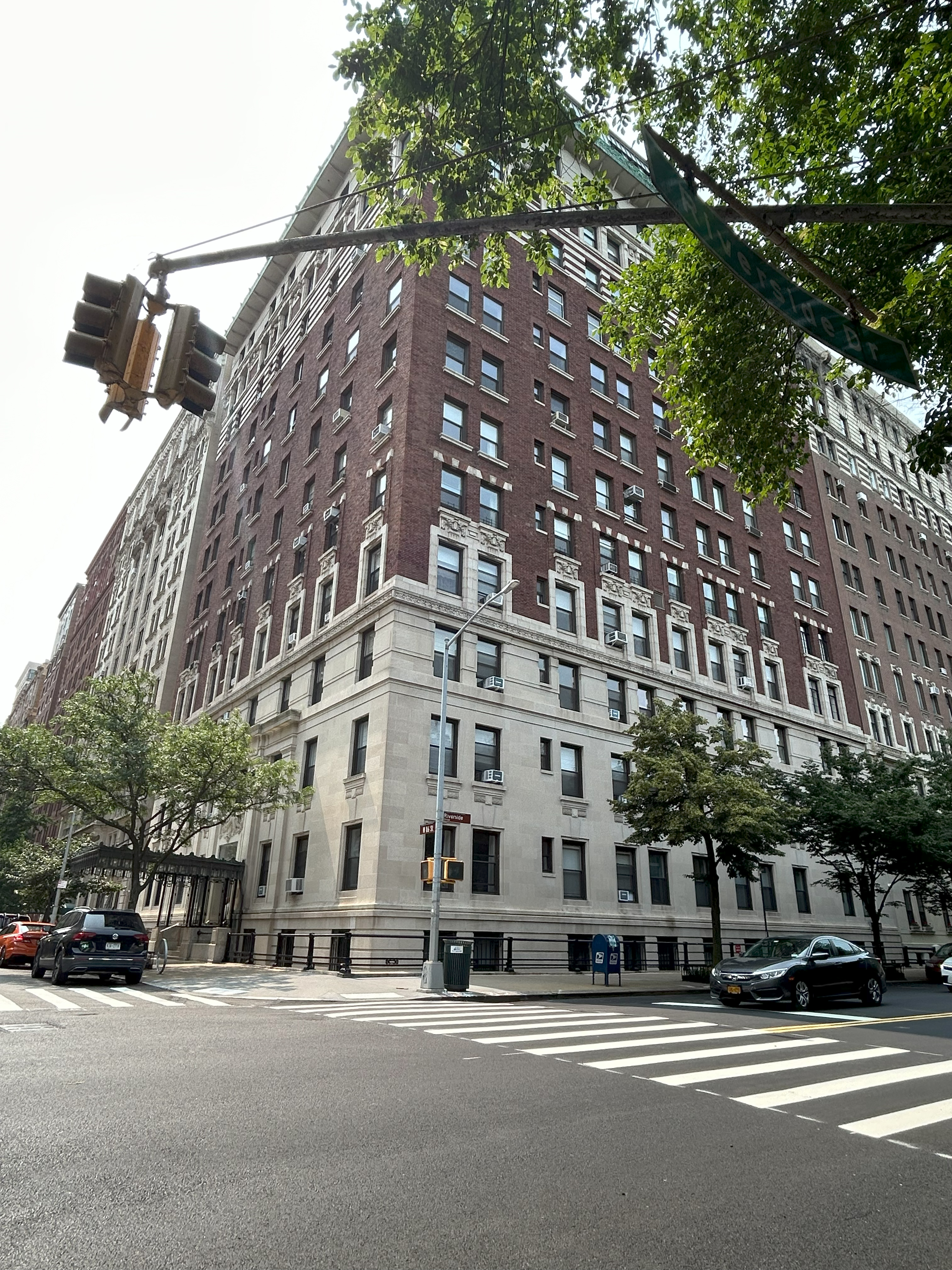 137-139 Riverside Drive