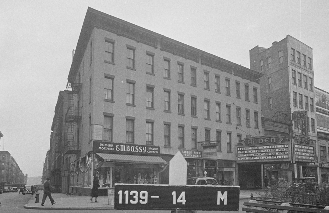 B&W NYC Tax Photo of 1981-1987 Broadway