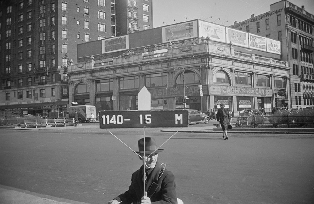 B&W NYC Tax Photo of 2000-2010 Broadway