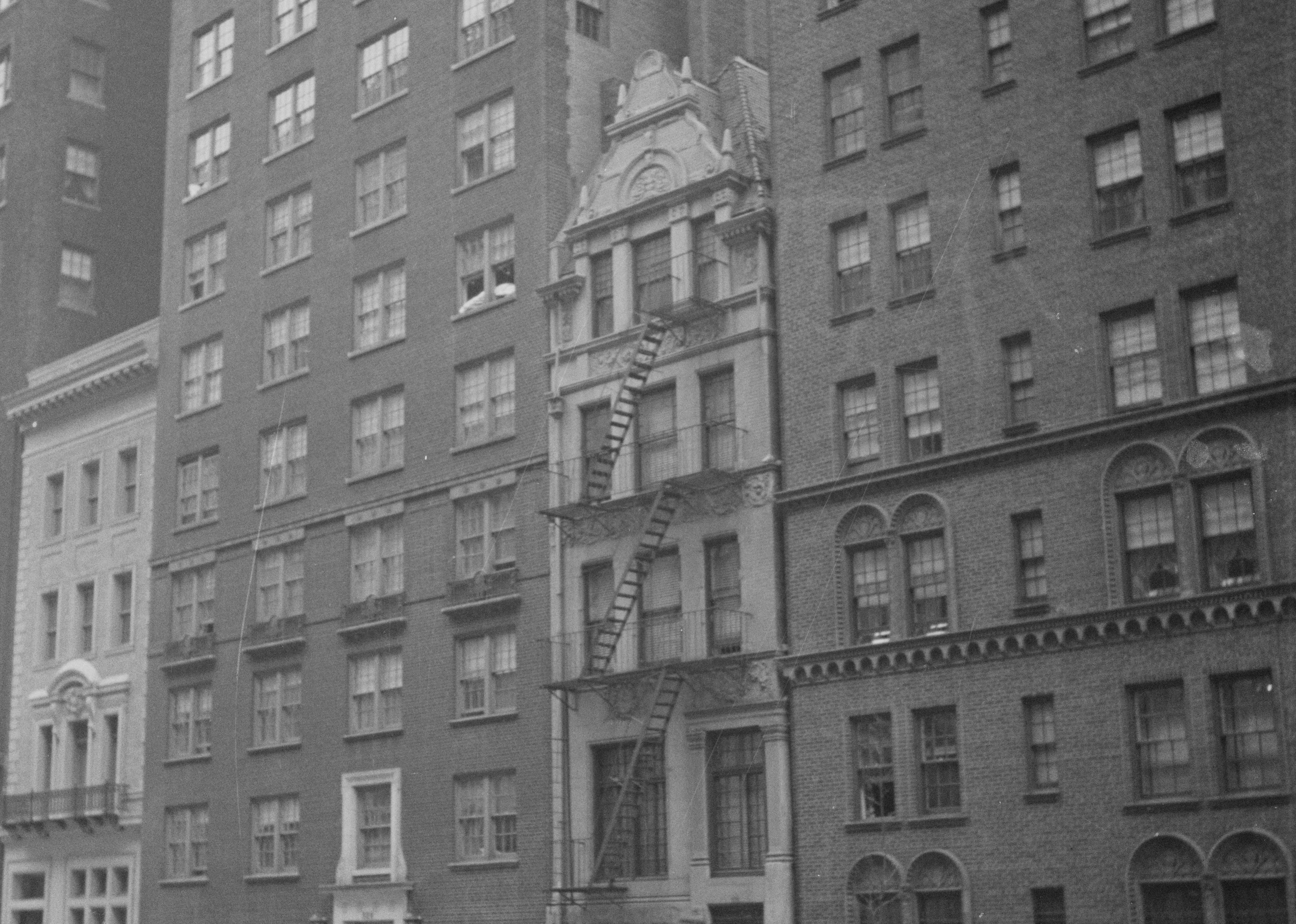 B&W NYC tax photo of 5 W 86th. Courtesy of NYC Municipal Archives