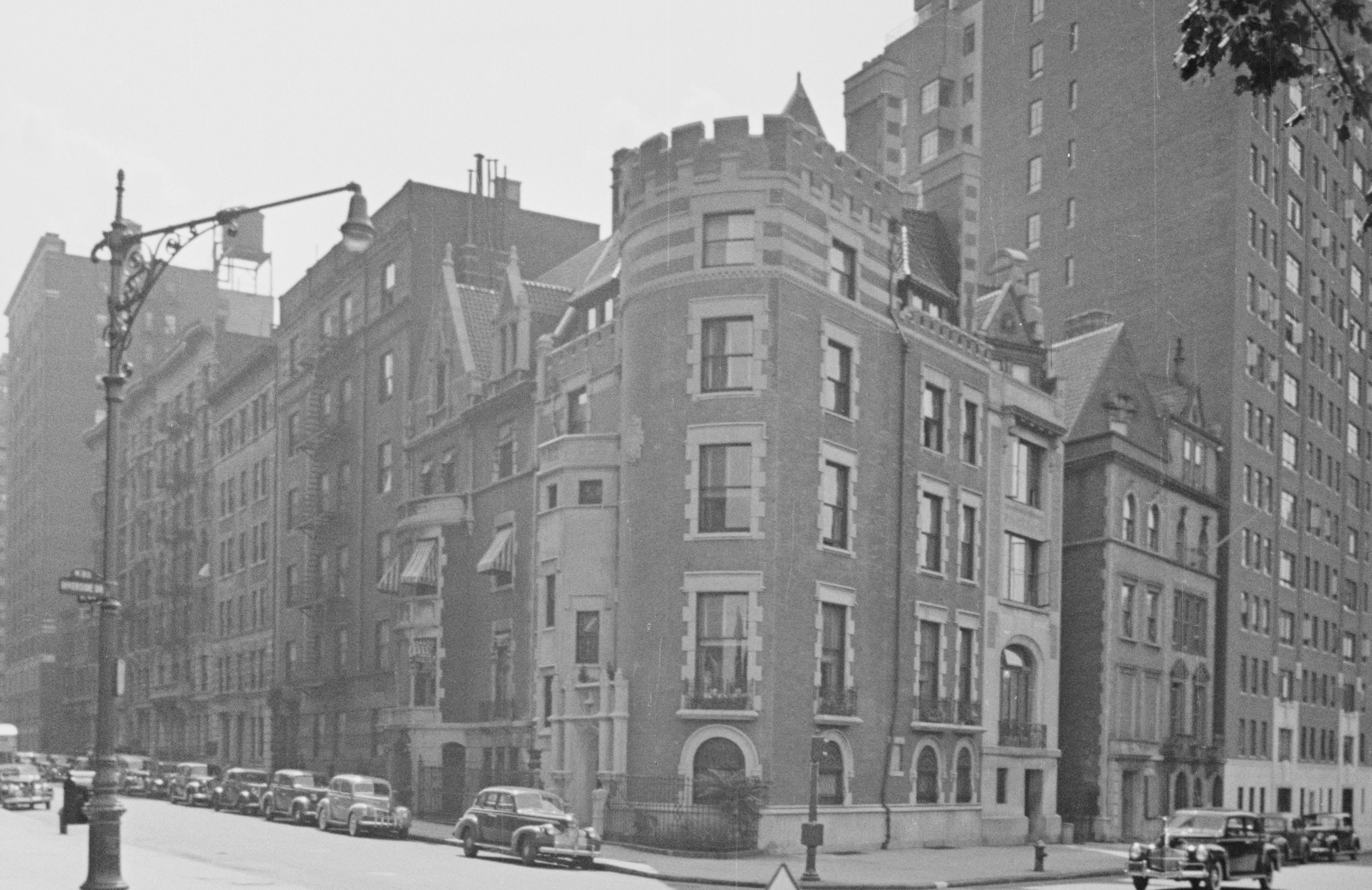 B&W Tax photo of 107-109 Riverside Drive. Courtesy of NYC Municipal Archives.