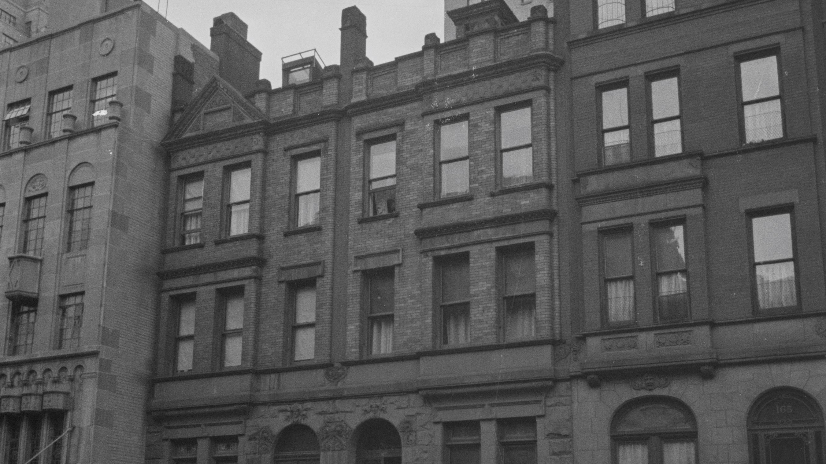 Black and White photo of 167 West 85th Street