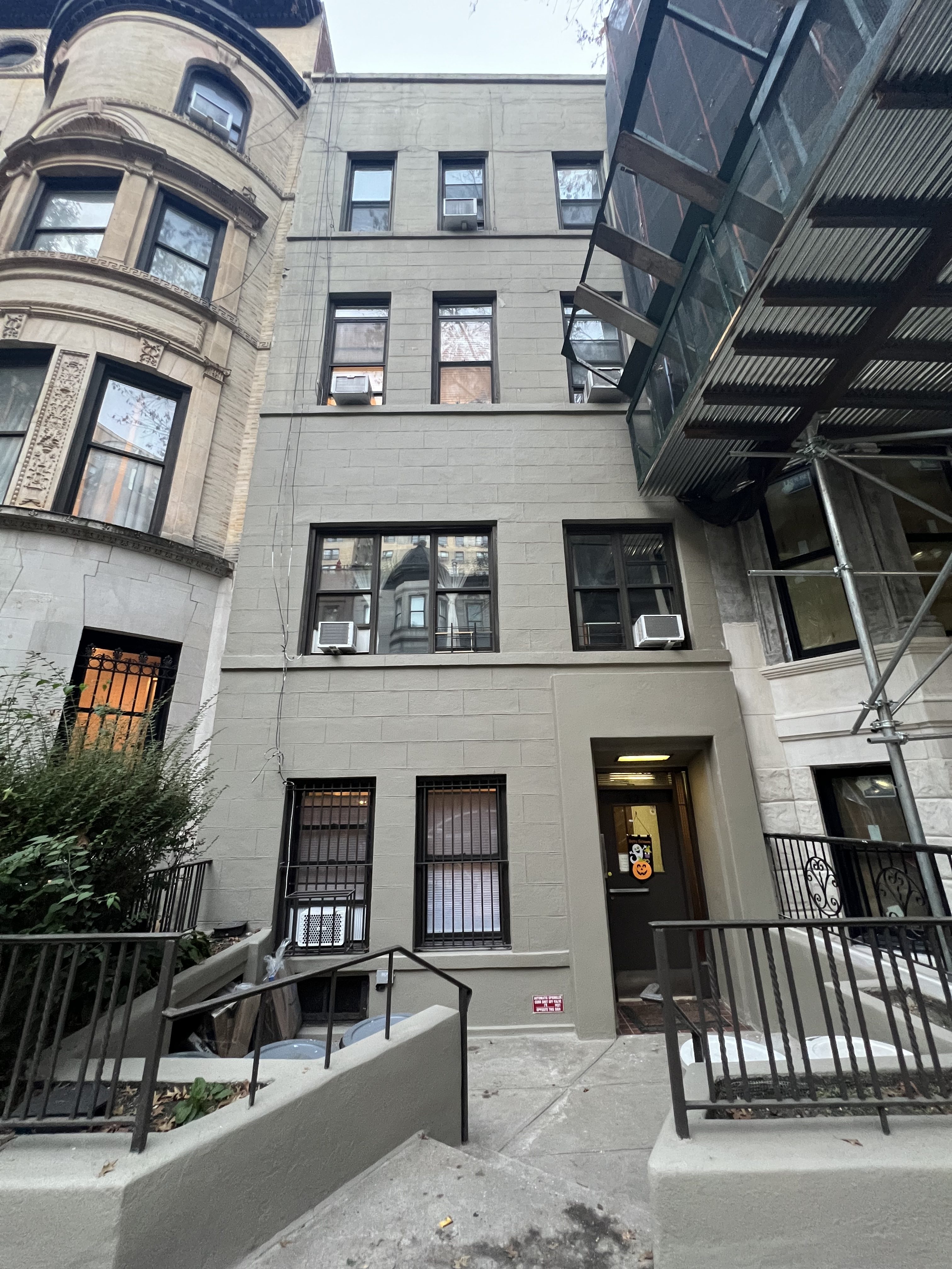 325 West 87th Street