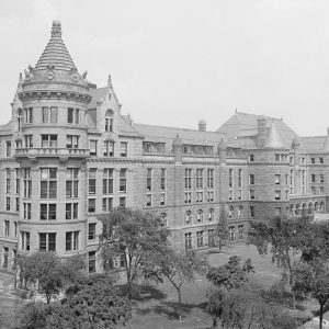 B&W Photo of American Museum of Natural History by Detroit Publishing, taken between 1900 and 1910 via Library of Congress