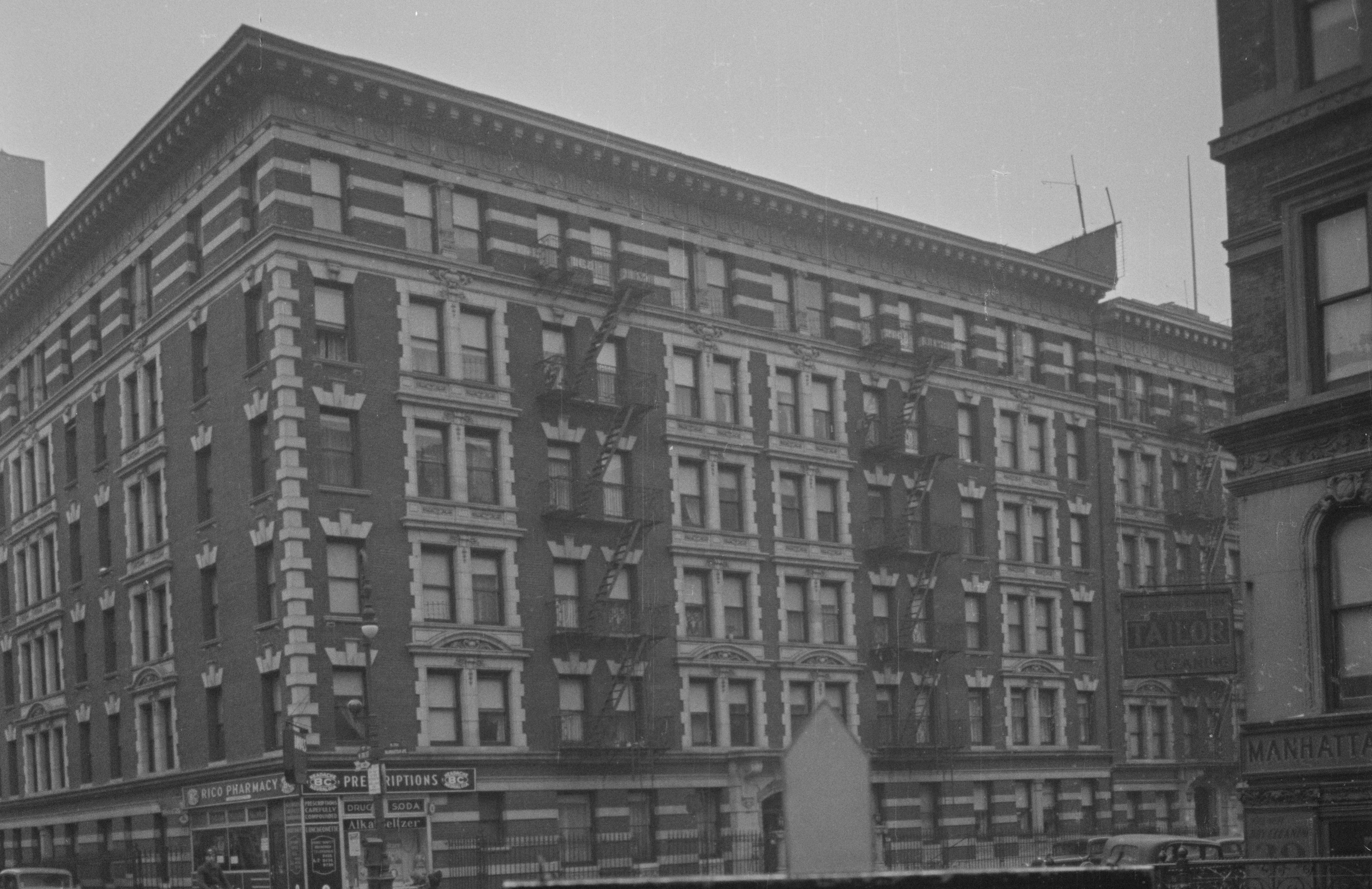 B&W Tax Photo of 10 Manhattan ave. Courtesy of NYC Municipal Archives.